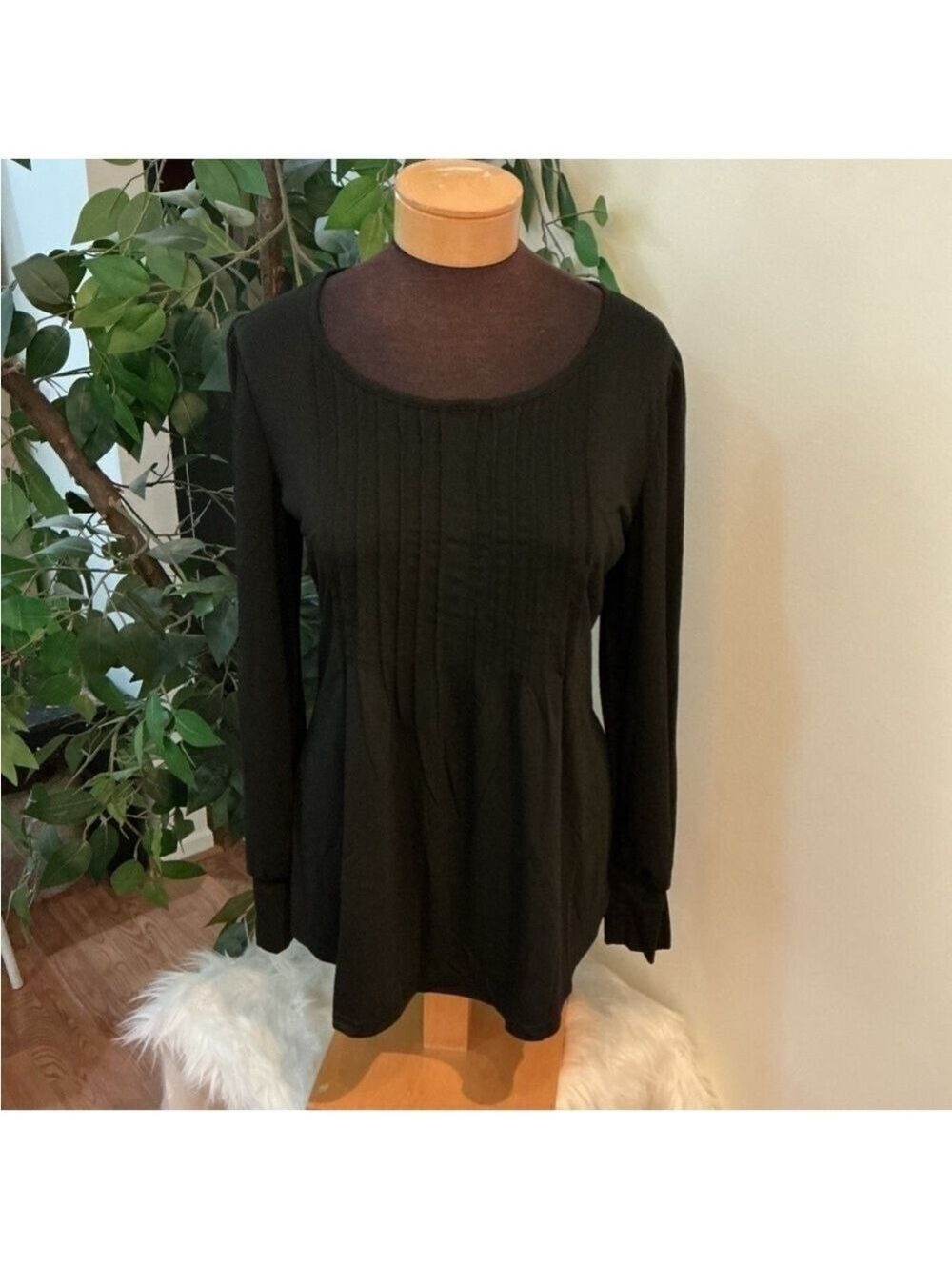 Zaayo long sleeve blouse with banded cuffs pleated chest area Woman’s Med